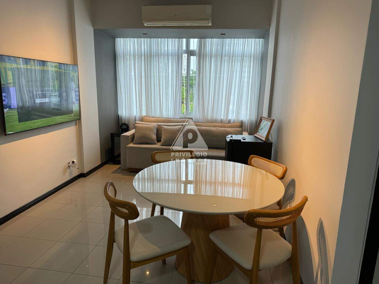 Apartamento à venda em Avenida Bartolomeu Mitre, Leblon — 3 quartos