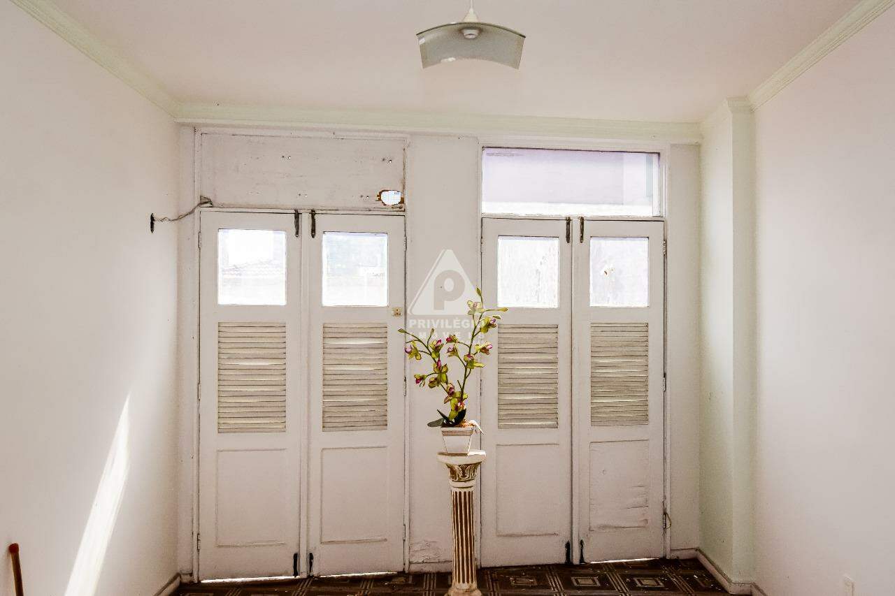 Sala à venda em Rua Buenos Aires *** — 0 quartos
