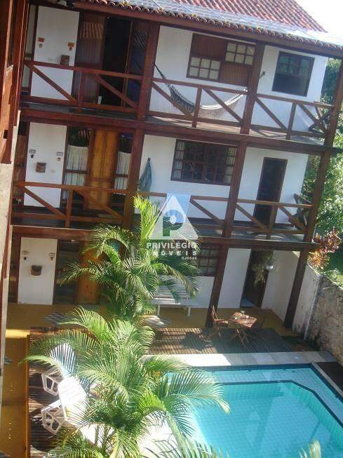 Casa à venda em Alameda das Rosas *** — 17 quartos