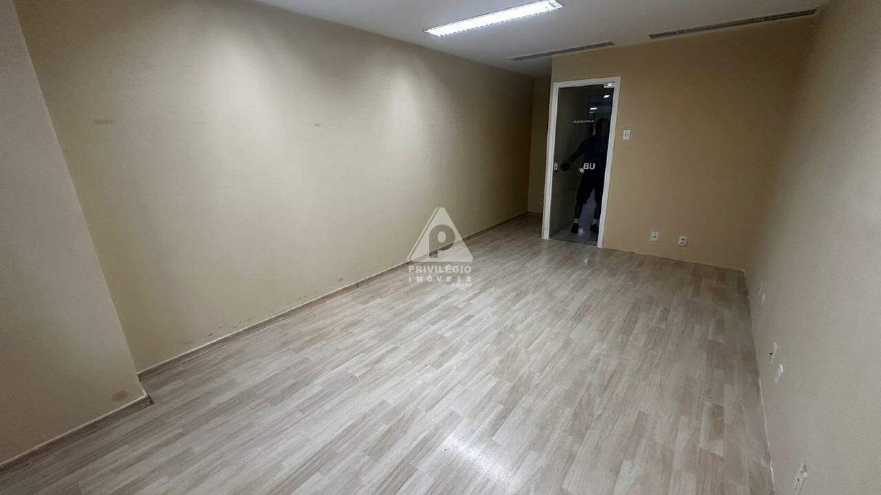 Sala à venda em Avenida Rio Branco, Centro — 1 quarto