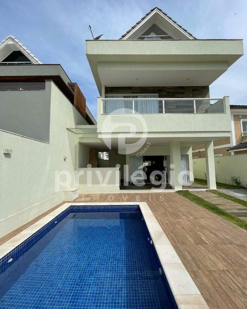 Casa à venda em Estrada Vereador Alceu de Carvalho *** — 4 quartos
