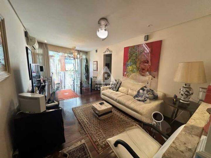 Apartamento à venda em Rua Almirante Saddock de Sá *** — 2 quartos