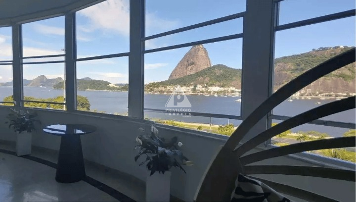 Apartamento à venda em Avenida Rui Barbosa *** — 4 quartos