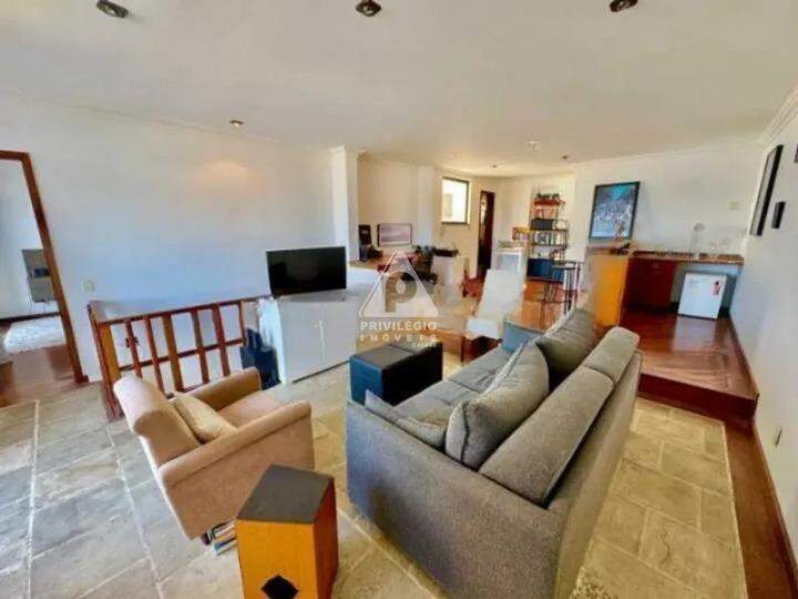 Apartamento à venda em Rua Timóteo da Costa, Leblon — 3 quartos
