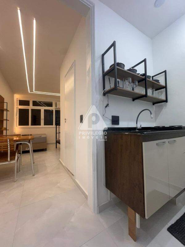 Sala à venda em Avenida Presidente Vargas *** — 1 quarto