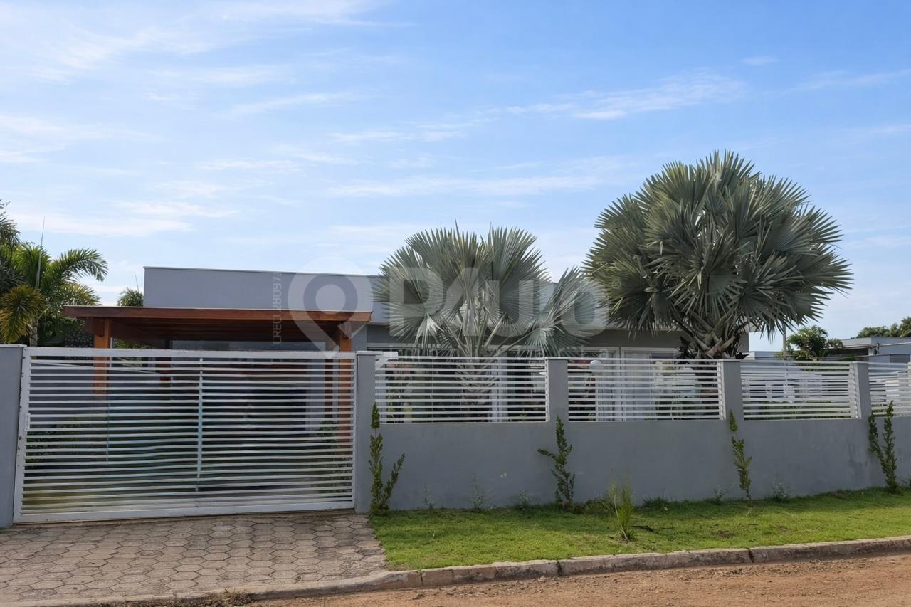 Casa em Condomínio à venda no Ondas Grandes: 