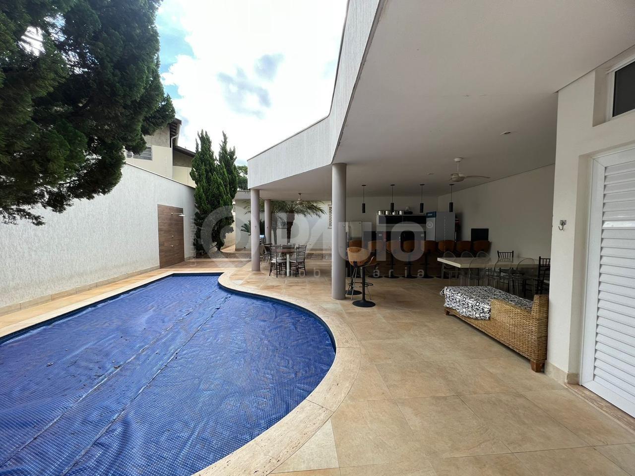 Casa à venda no Centro: 