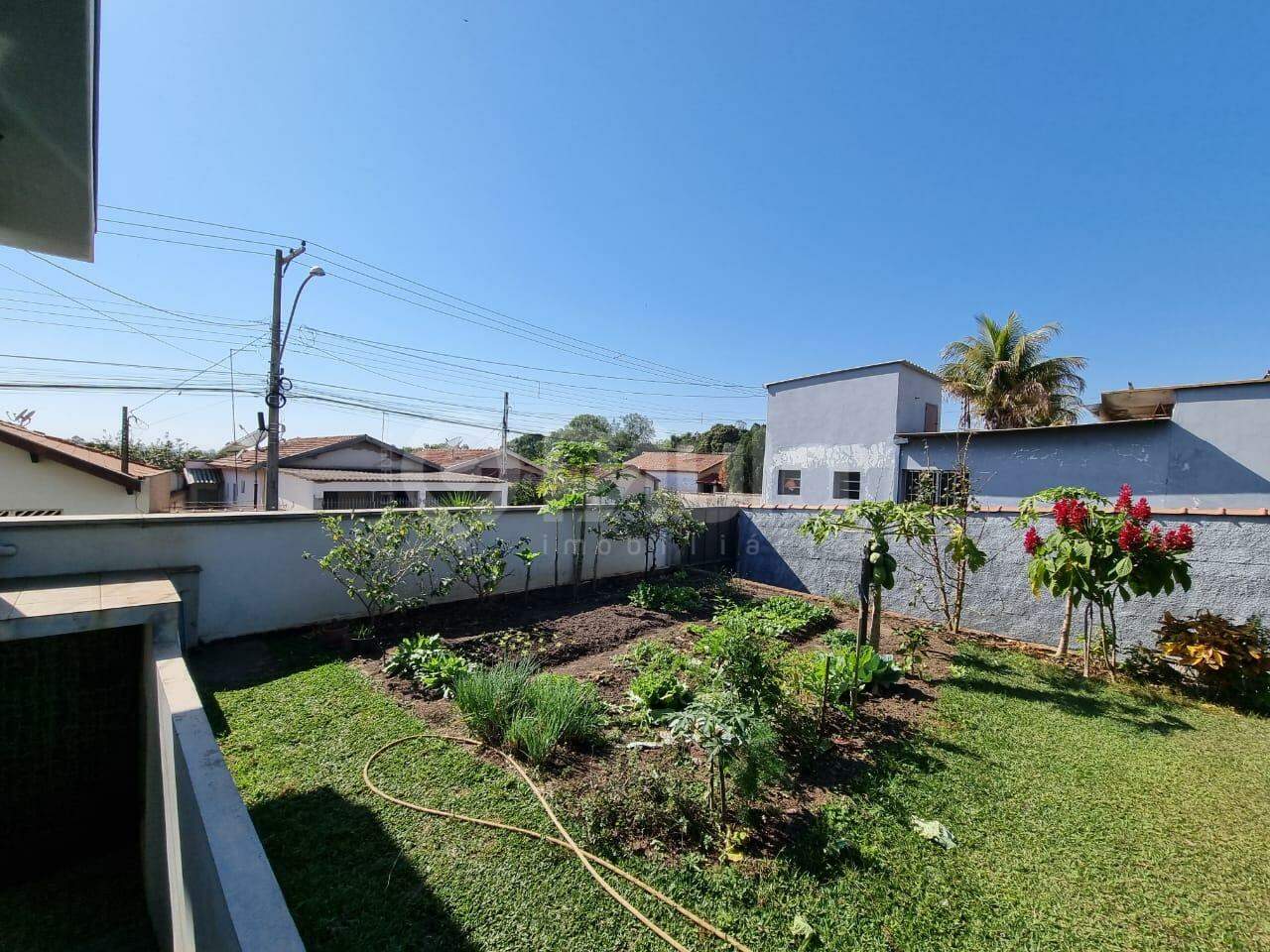 Chácara à venda no Residencial Santa Luzia: QUINTAL 