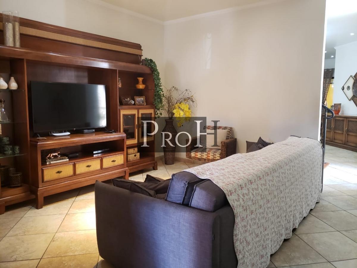 Casa, 3 quartos, 210 m² - Foto 1