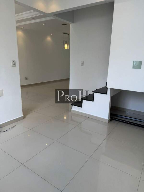 Casa de Condomínio à venda com 4 quartos, 110m² - Foto 1