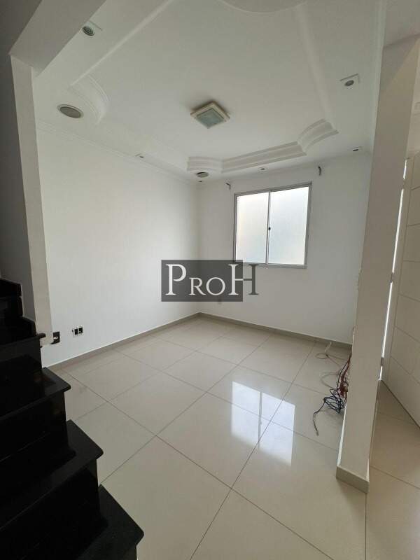 Casa de Condomínio à venda com 4 quartos, 110m² - Foto 2
