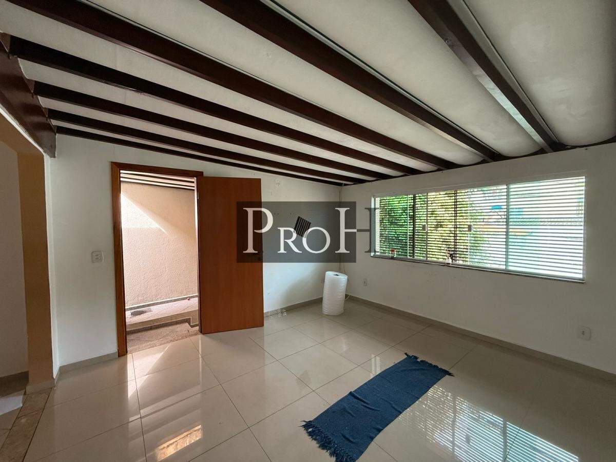 Casa à venda com 3 quartos, 153m² - Foto 1