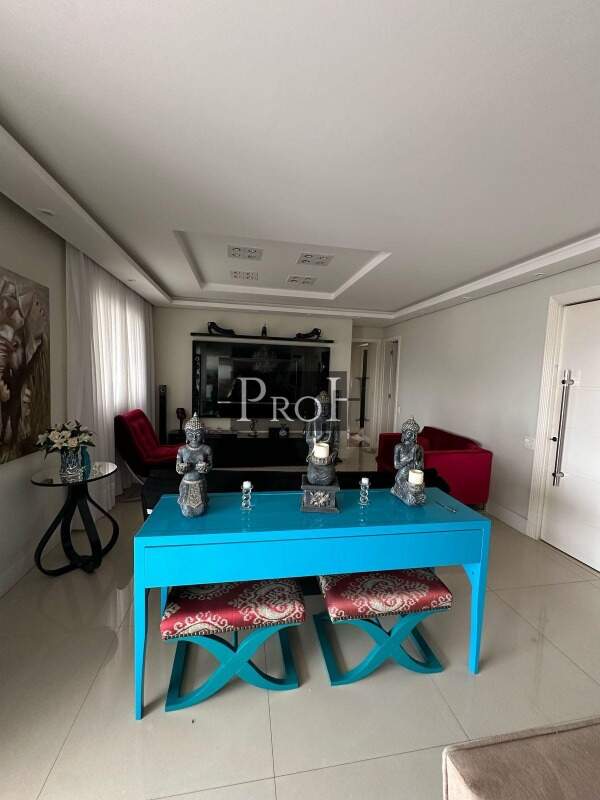 Apartamento à venda com 4 quartos, 180m² - Foto 2