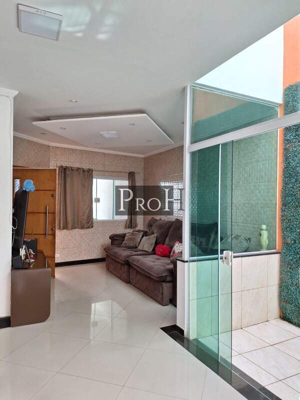 Casa à venda com 4 quartos, 166m² - Foto 1