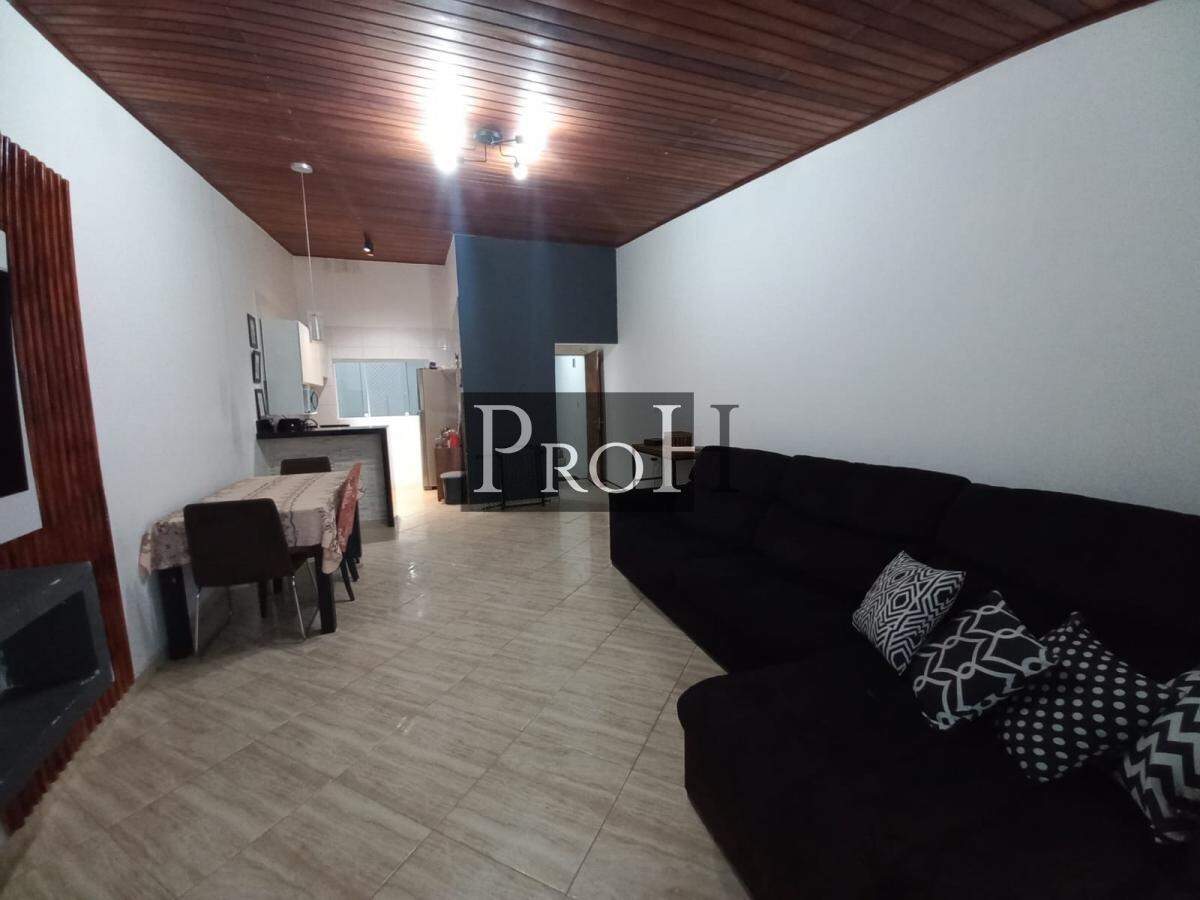 Casa à venda com 7 quartos, 500m² - Foto 1