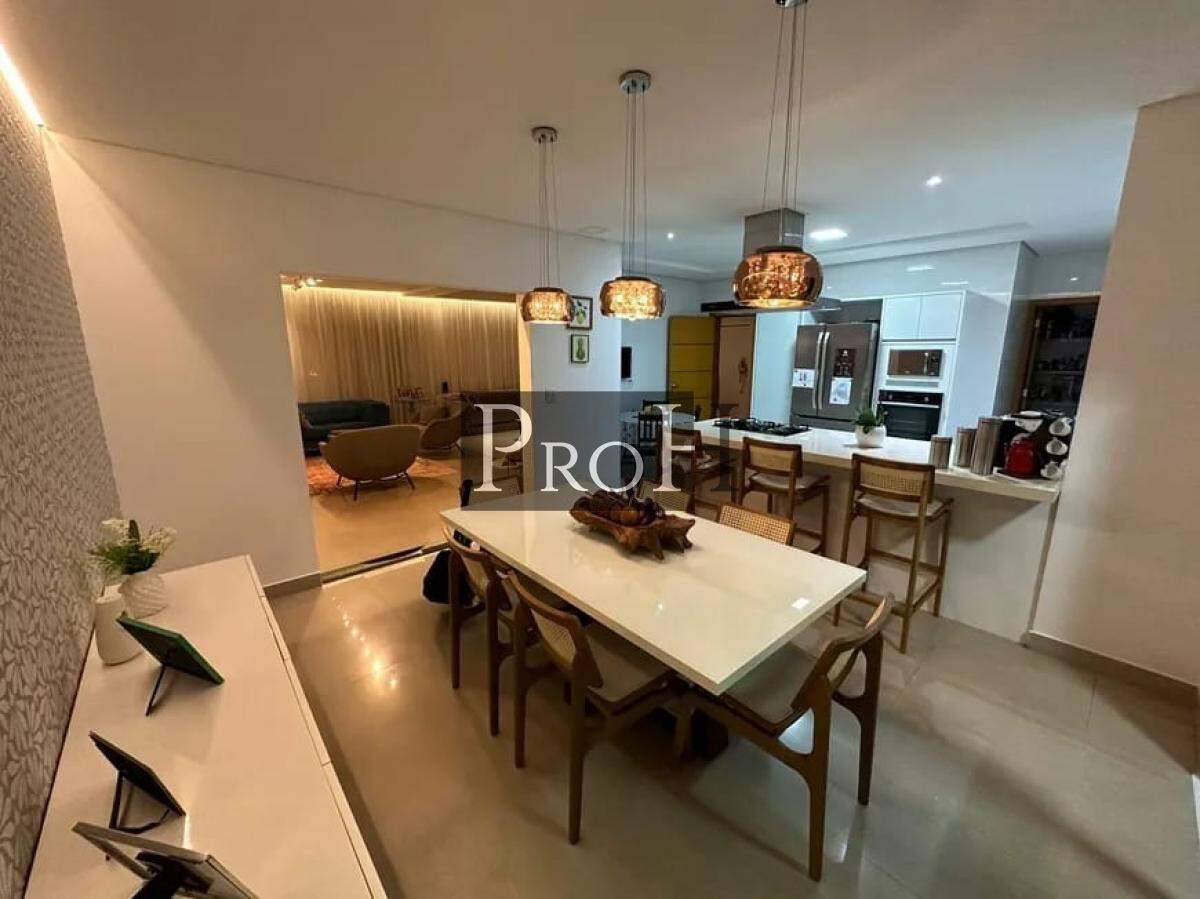 Casa à venda com 4 quartos, 364m² - Foto 2