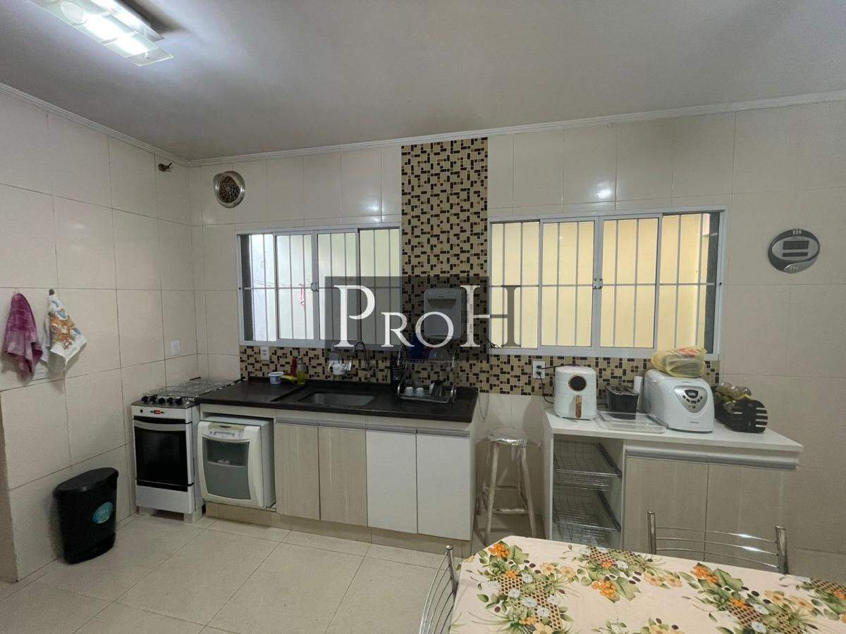 Casa, 3 quartos, 240 m² - Foto 11