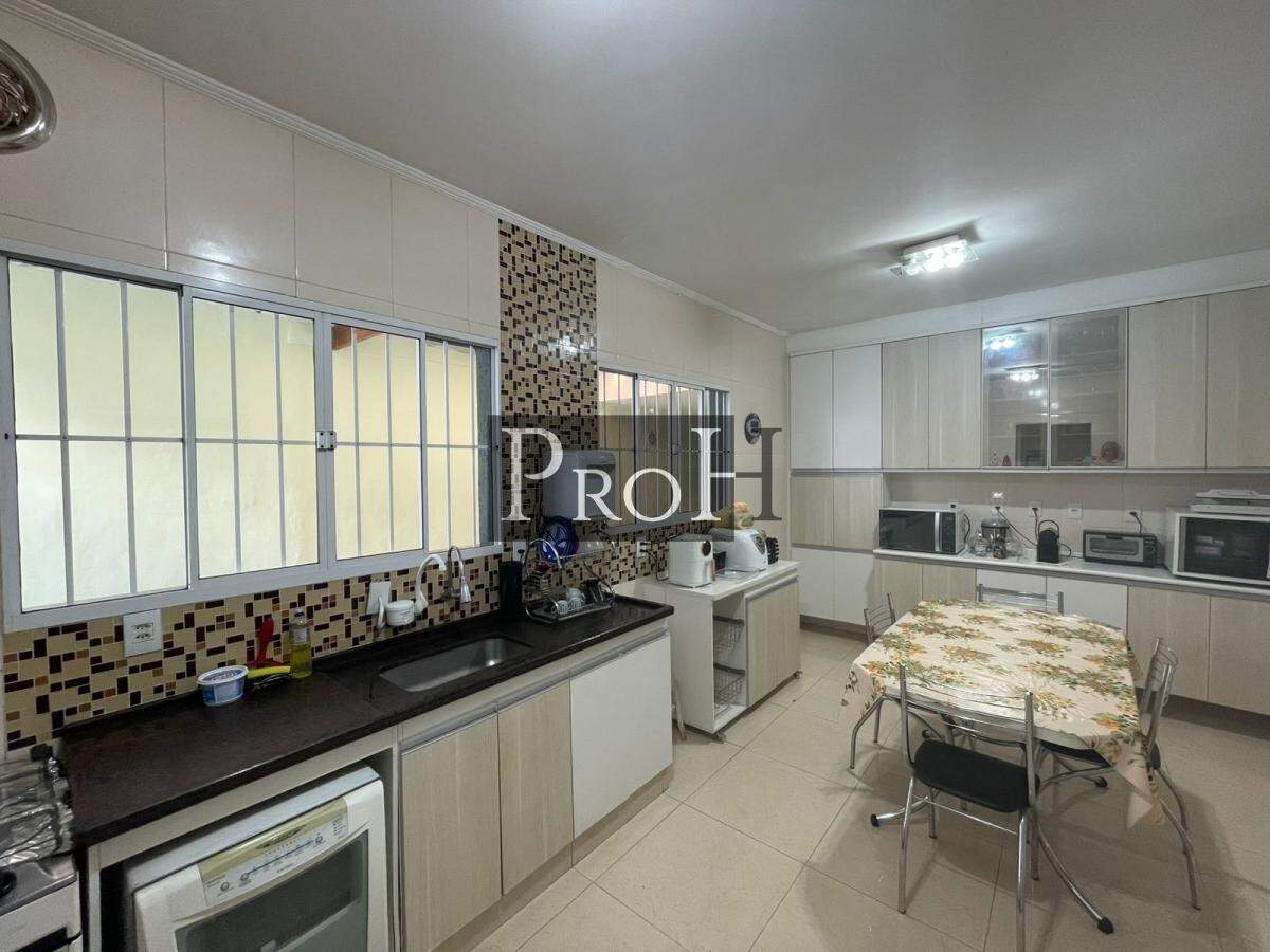 Casa, 3 quartos, 240 m² - Foto 8