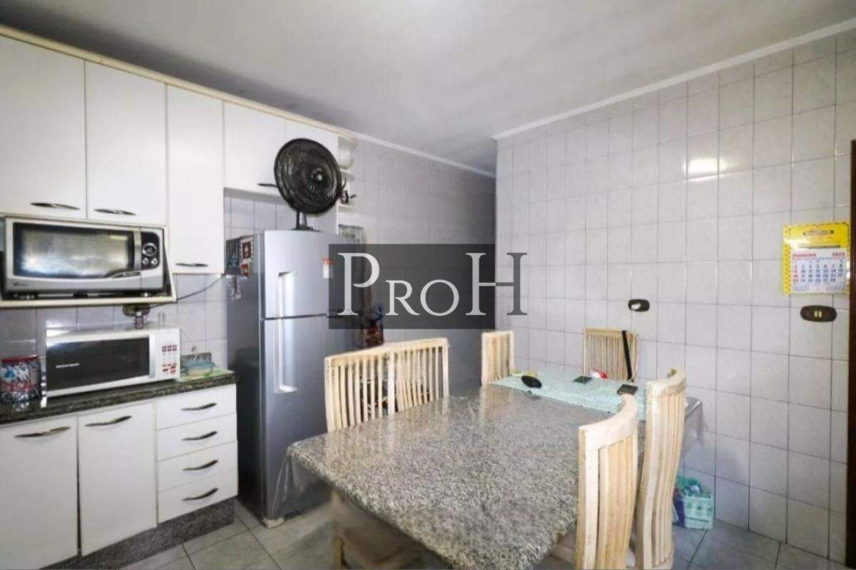 Casa à venda com 2 quartos, 120m² - Foto 2