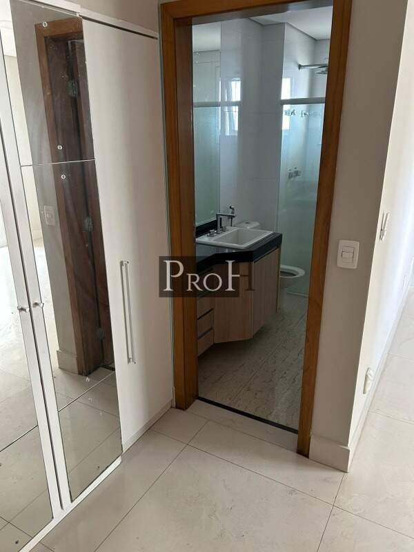 Apartamento para alugar com 4 quartos, 350m² - Foto 23