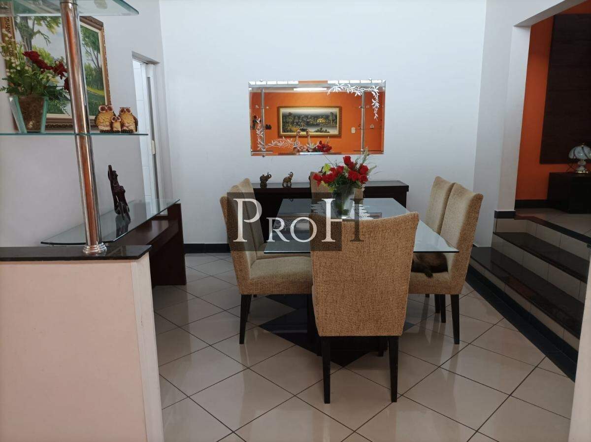 Casa, 4 quartos, 192 m² - Foto 4