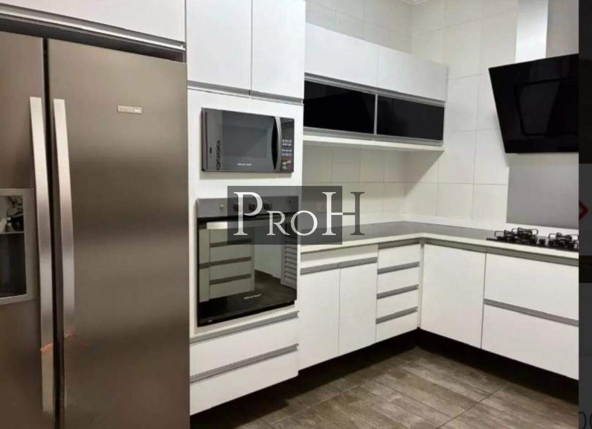 Sobrado à venda com 3 quartos, 200m² - Foto 4