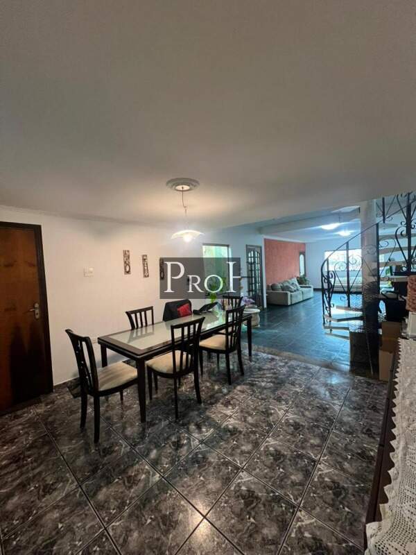 Sobrado para alugar com 3 quartos, 310m² - Foto 4