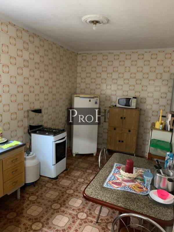 Casa à venda com 8 quartos, 180m² - Foto 4