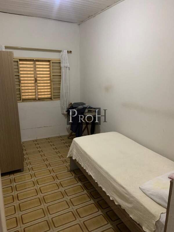 Casa à venda com 8 quartos, 180m² - Foto 9