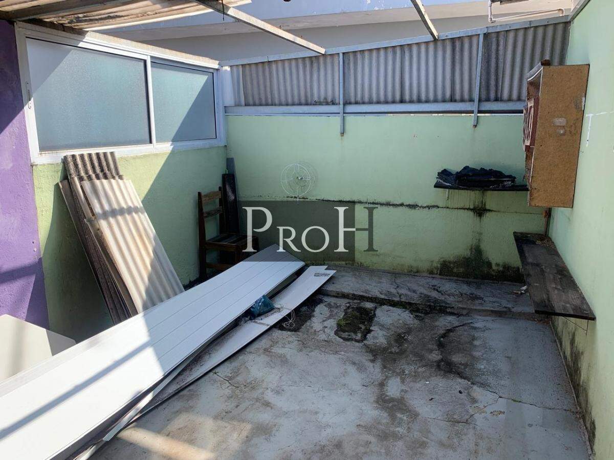 Casa à venda com 8 quartos, 180m² - Foto 20