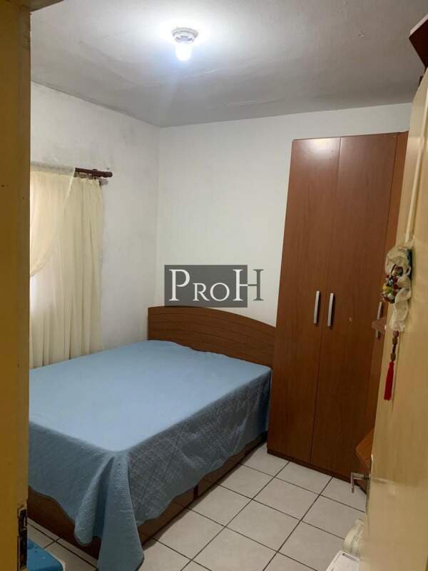Casa à venda com 8 quartos, 180m² - Foto 8