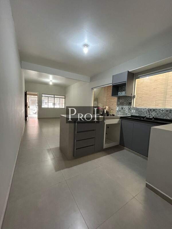 Casa para alugar com 2 quartos, 80m² - Foto 2