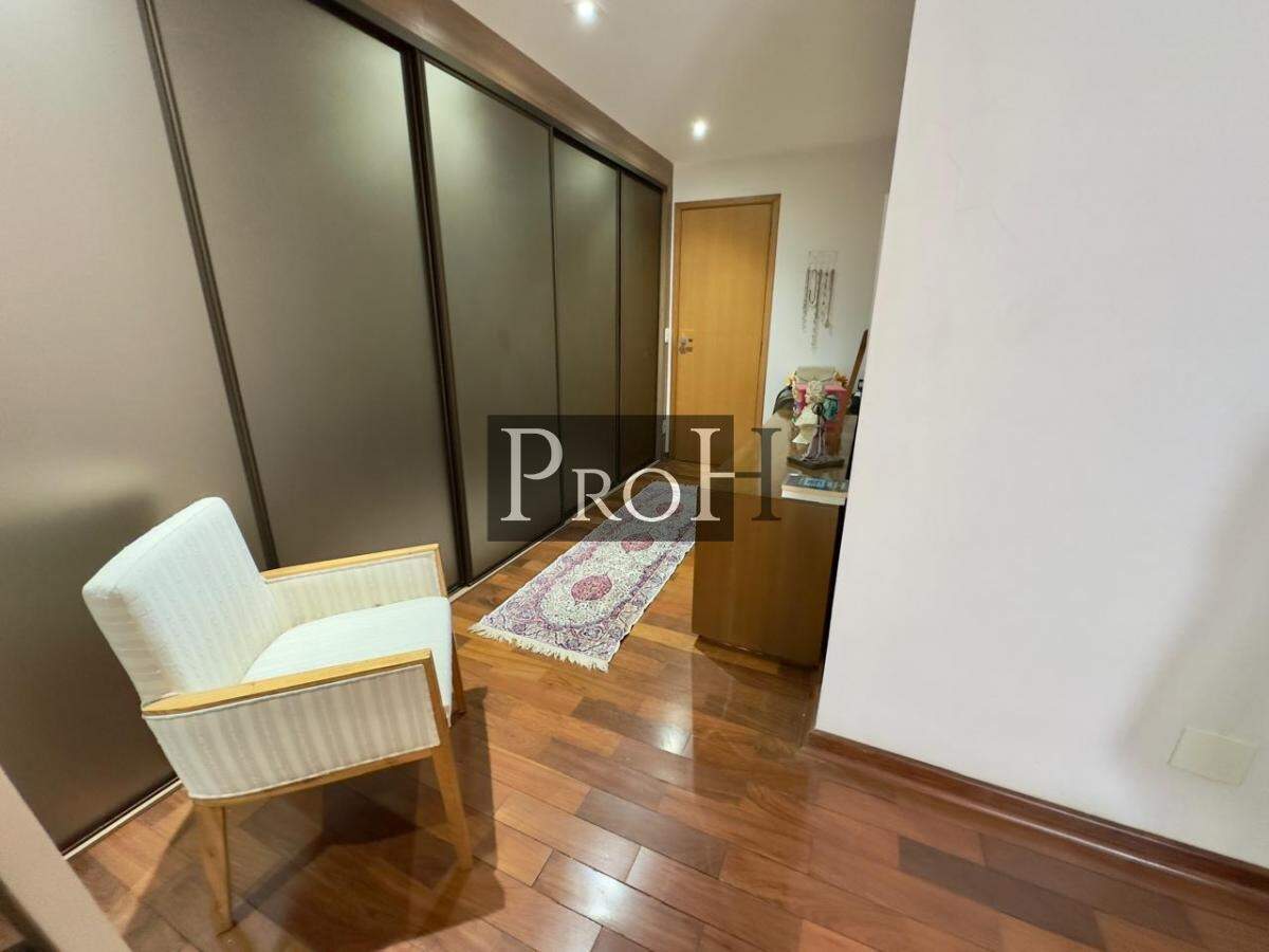Apartamento para alugar com 3 quartos, 177m² - Foto 4
