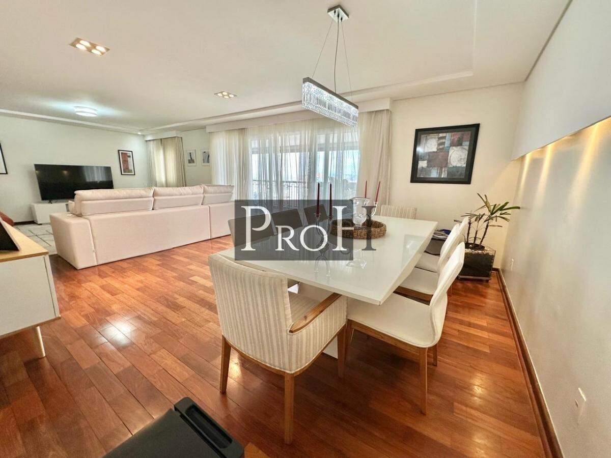 Apartamento para alugar com 3 quartos, 177m² - Foto 2