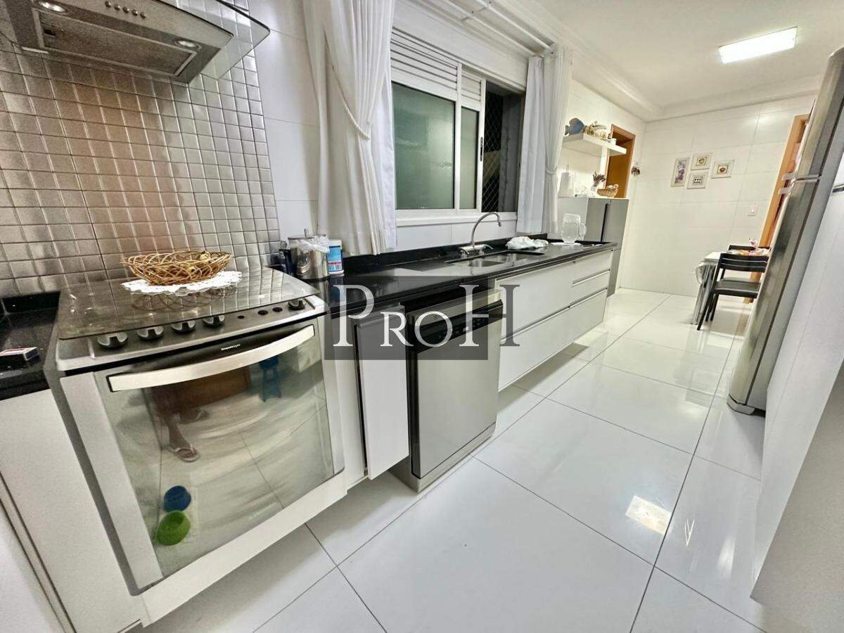 Apartamento para alugar com 3 quartos, 177m² - Foto 3