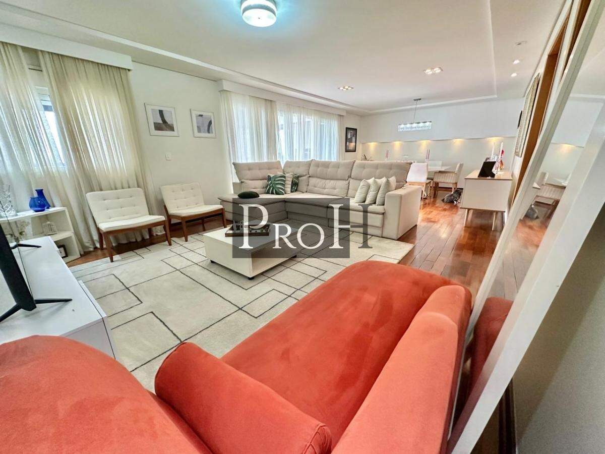 Apartamento para alugar com 3 quartos, 177m² - Foto 1