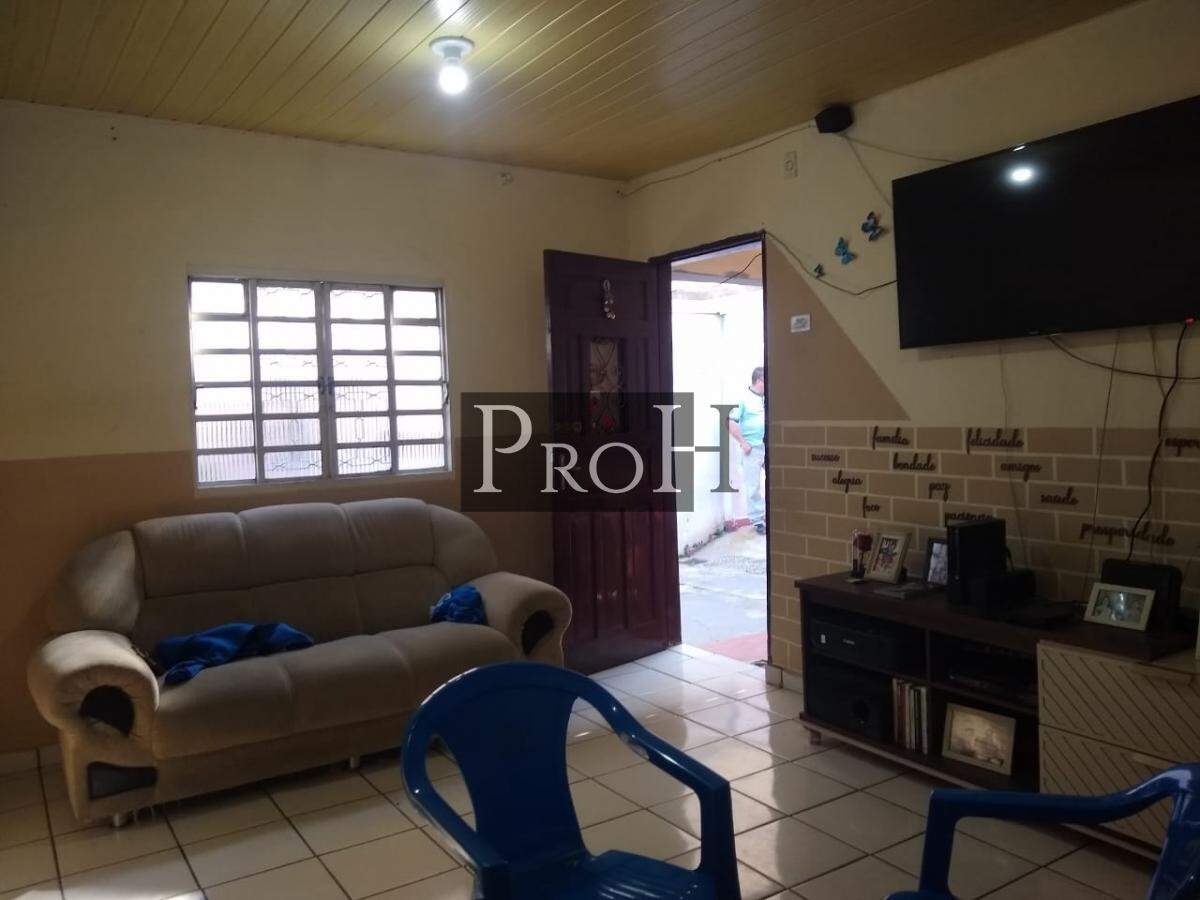 Casa à venda com 3 quartos, 168m² - Foto 1