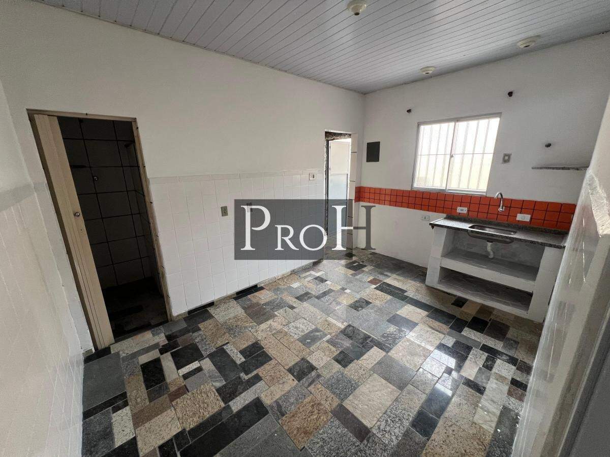 Casa para alugar com 1 quarto, 60m² - Foto 1
