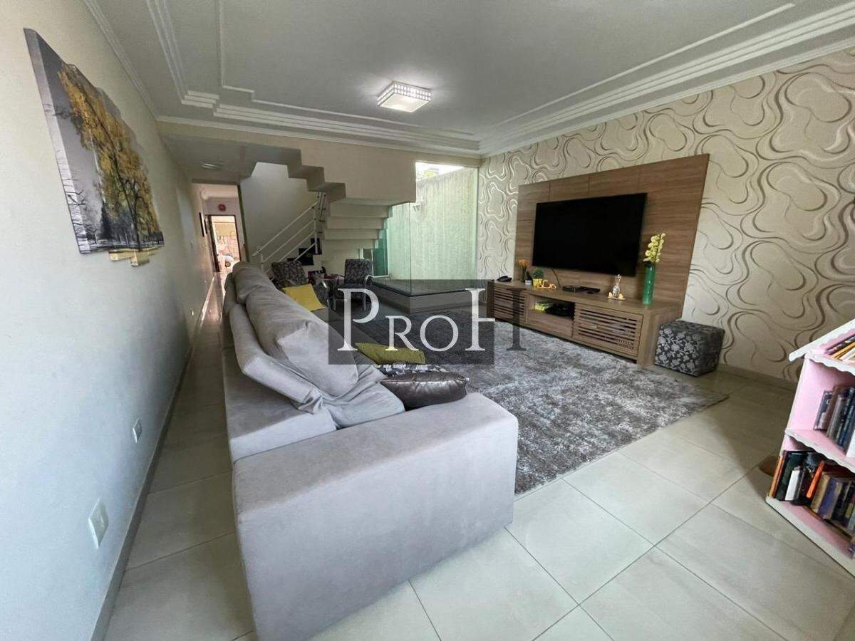 Sobrado à venda com 3 quartos, 233m² - Foto 1