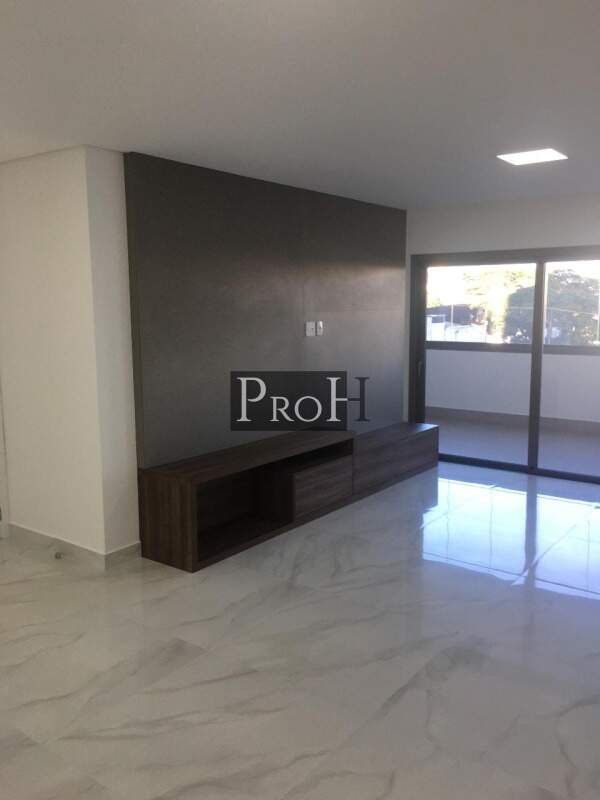 Apartamento para alugar com 3 quartos, 163m² - Foto 1