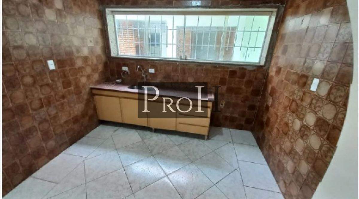 Sobrado à venda com 5 quartos, 242m² - Foto 2