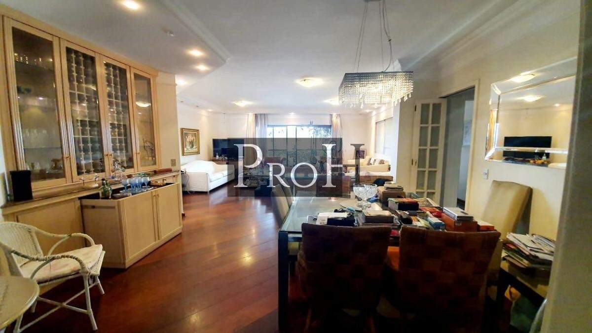 Apartamento à venda com 4 quartos, 235m² - Foto 10