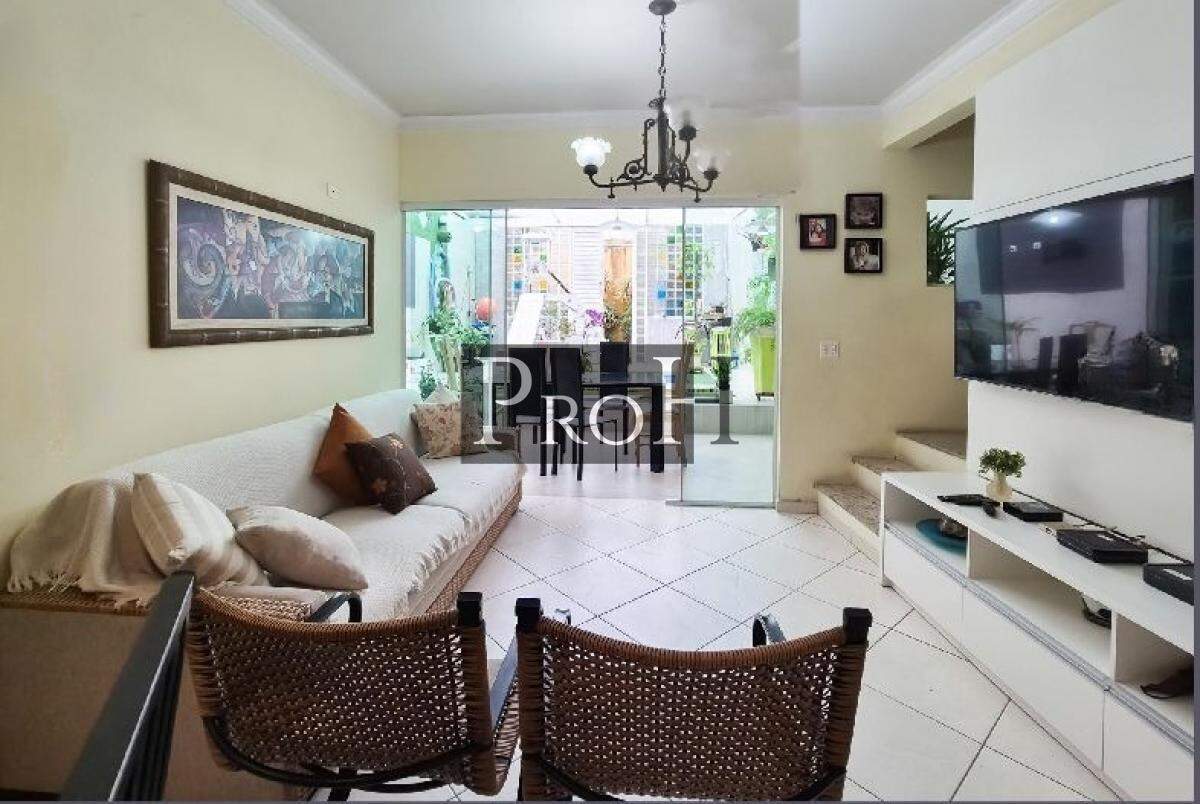Sobrado para alugar com 3 quartos, 180m² - Foto 1