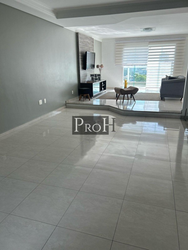 Sobrado, 4 quartos, 360 m² - Foto 1