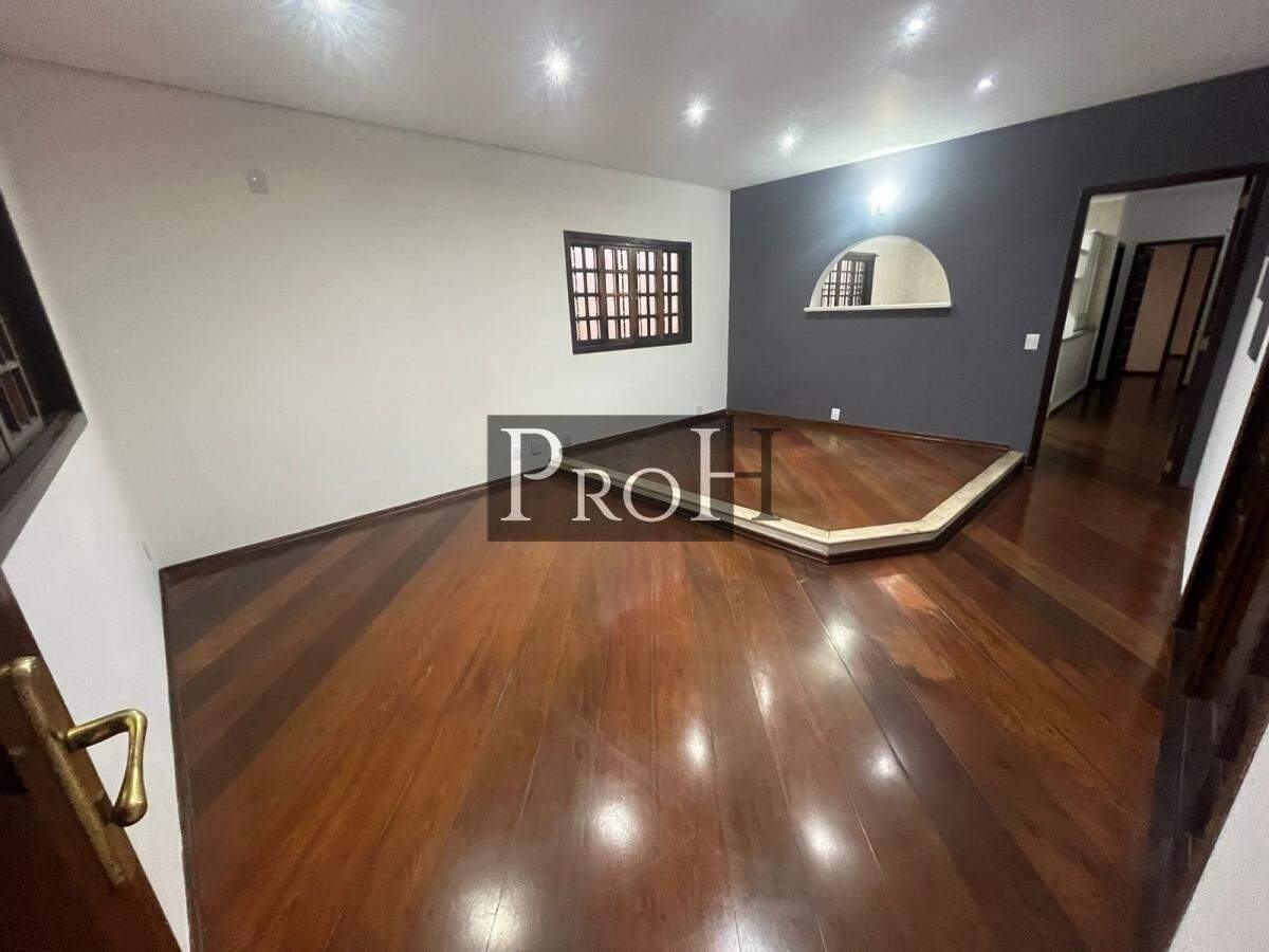 Sobrado para alugar com 3 quartos, 240m² - Foto 2
