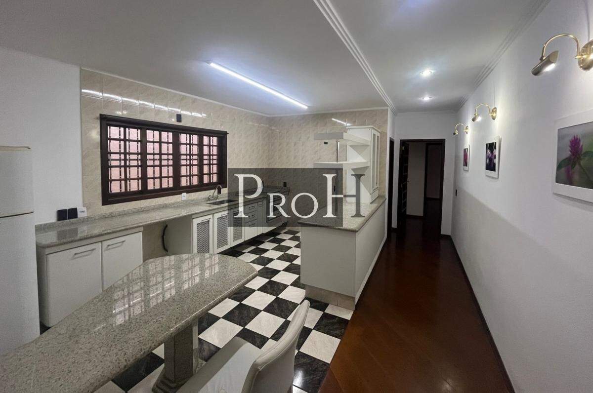 Sobrado para alugar com 3 quartos, 240m² - Foto 6