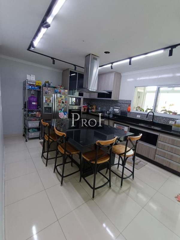 Casa, 3 quartos, 210 m² - Foto 4