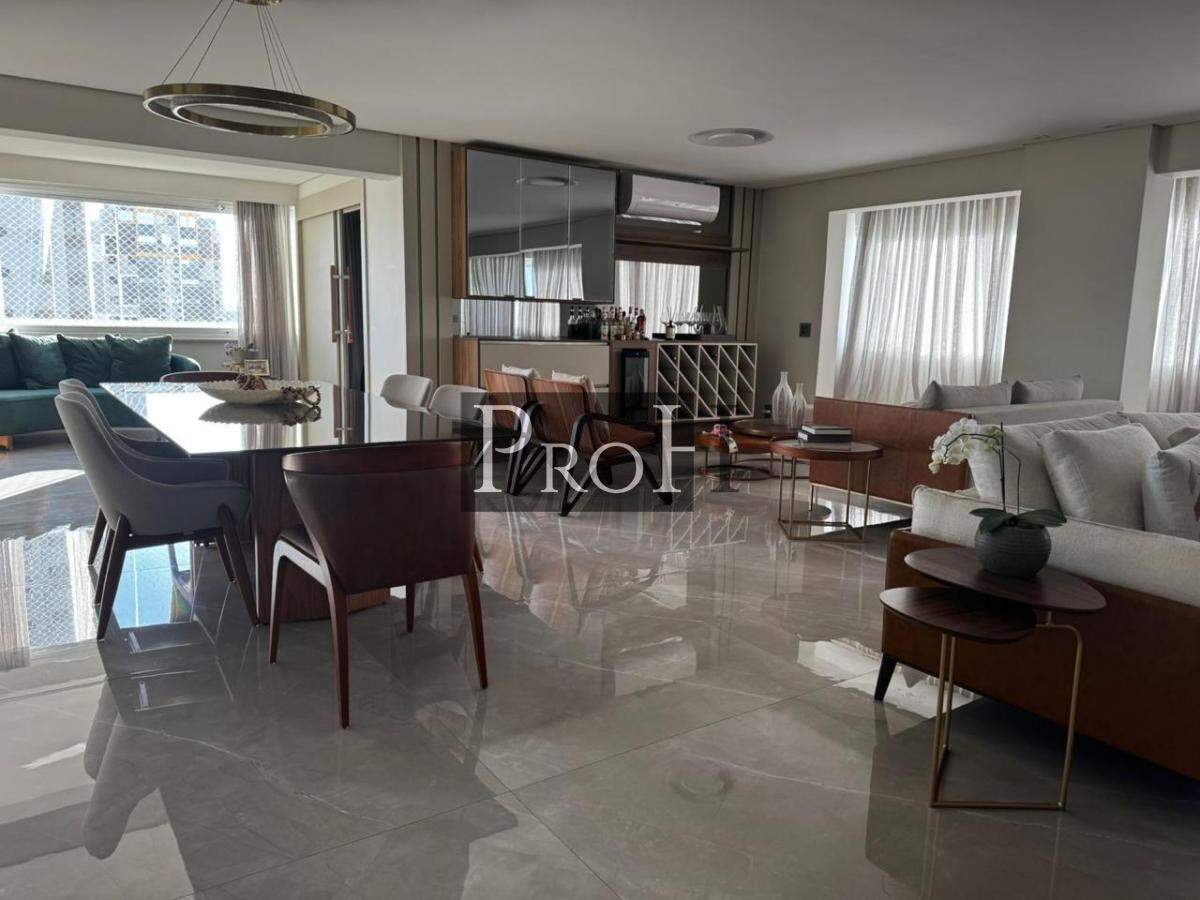 Apartamento, 3 quartos, 325 m² - Foto 1