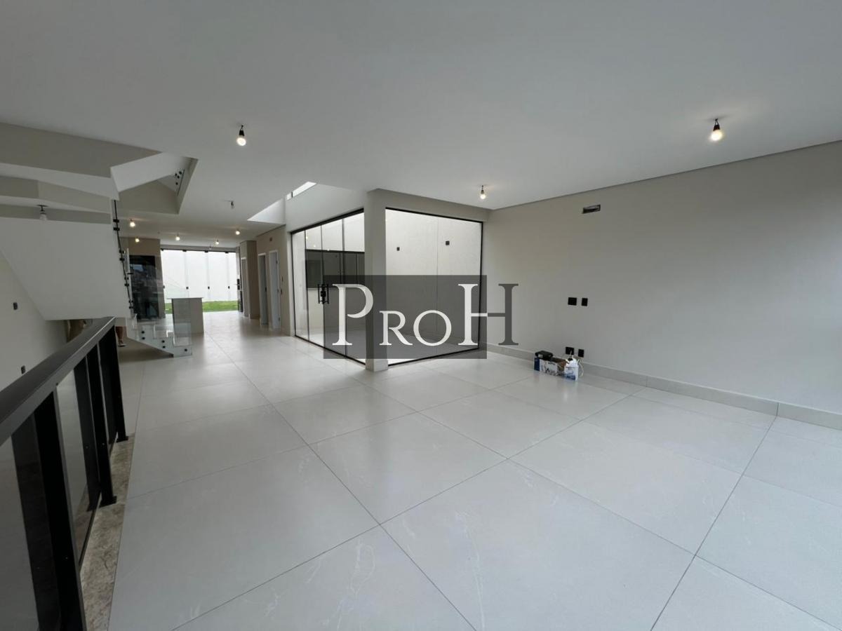 Sobrado, 3 quartos, 420 m² - Foto 1