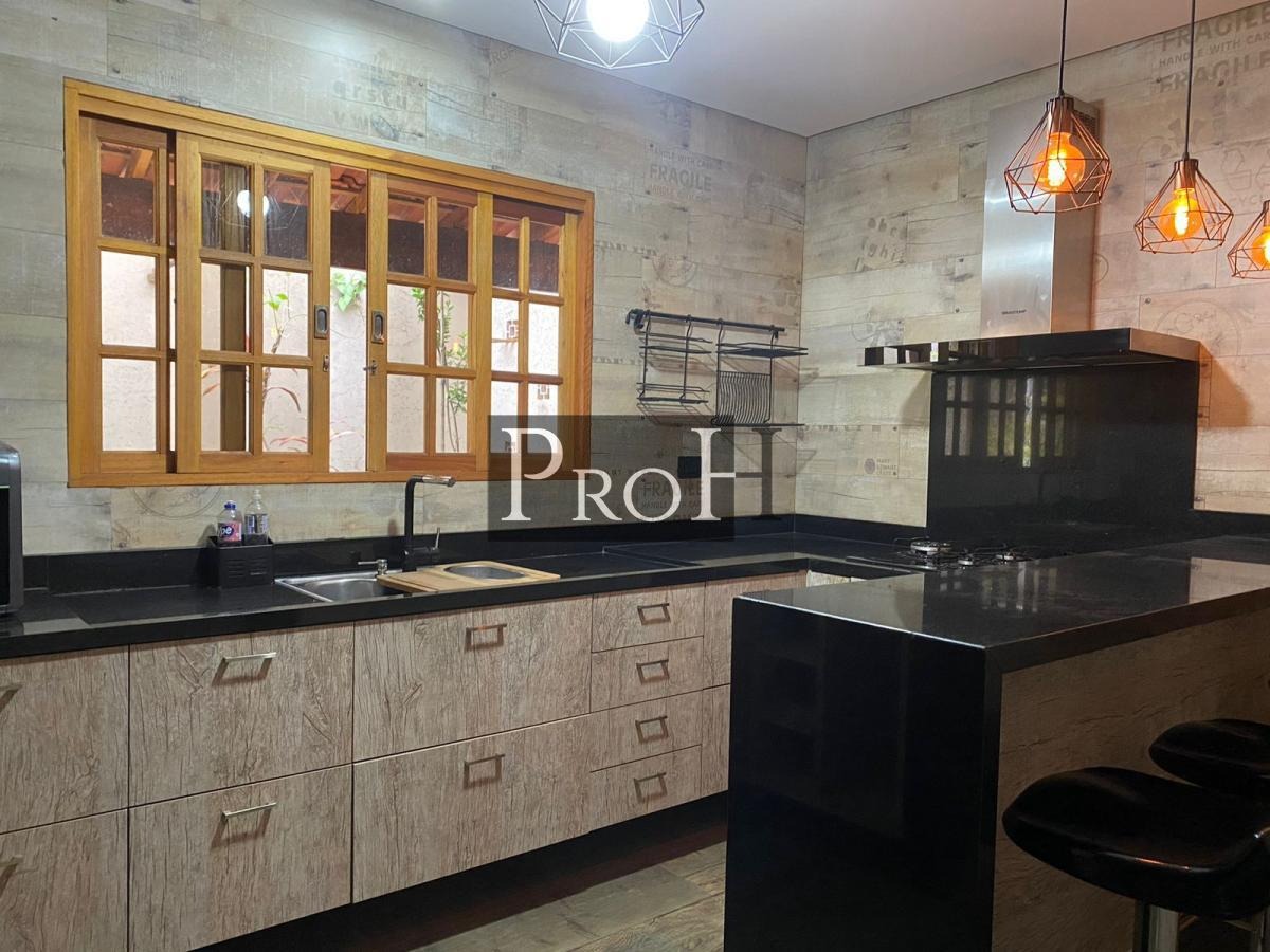 Sobrado, 3 quartos, 239 m² - Foto 2